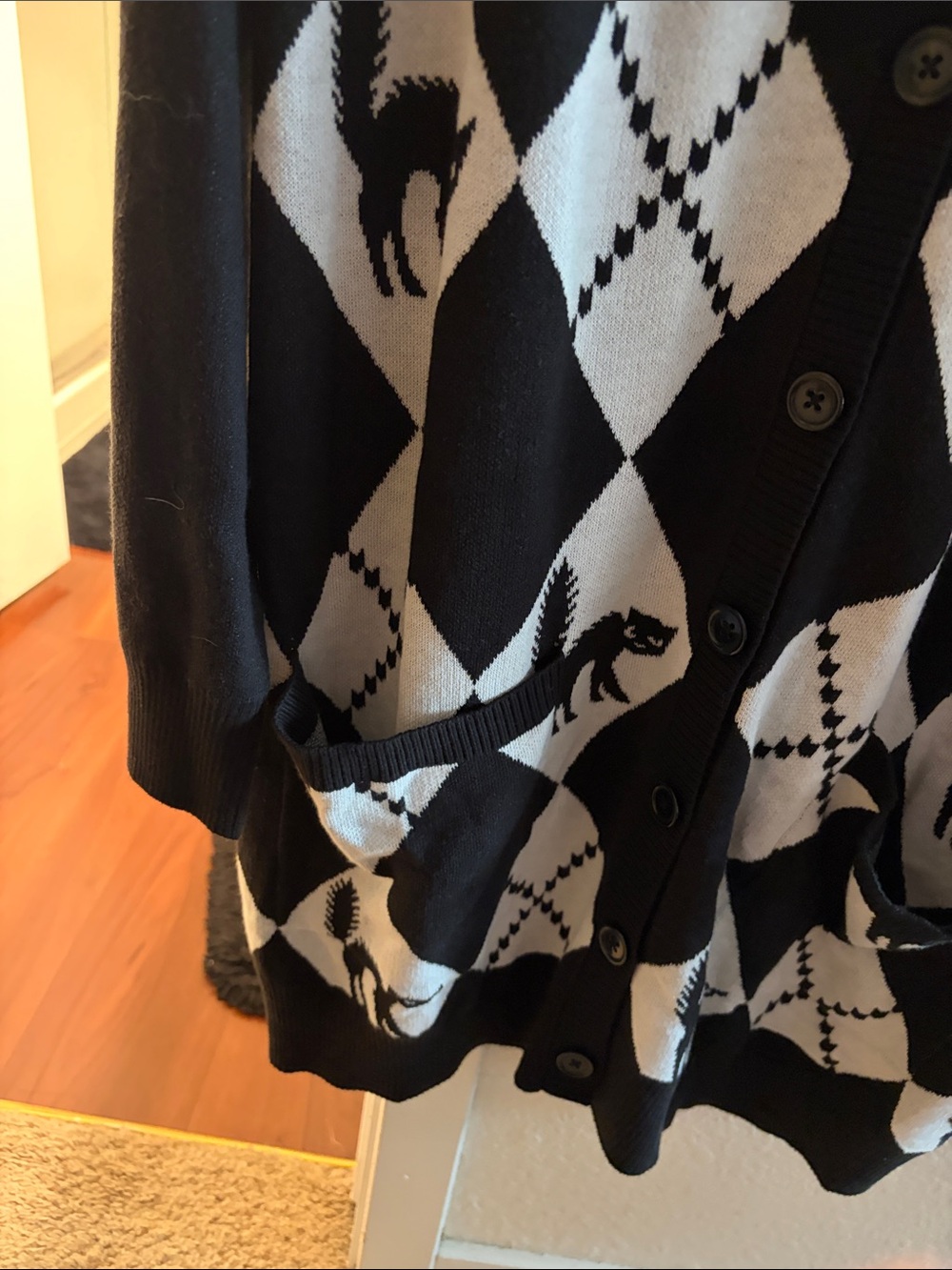 Torrid Black & White Black Cat Spooky Argyle Button Front Cardigan Size 2X - Picture 5 of 9